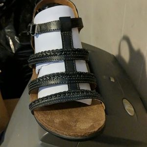 Black leather sandals ladies size 8.5M
